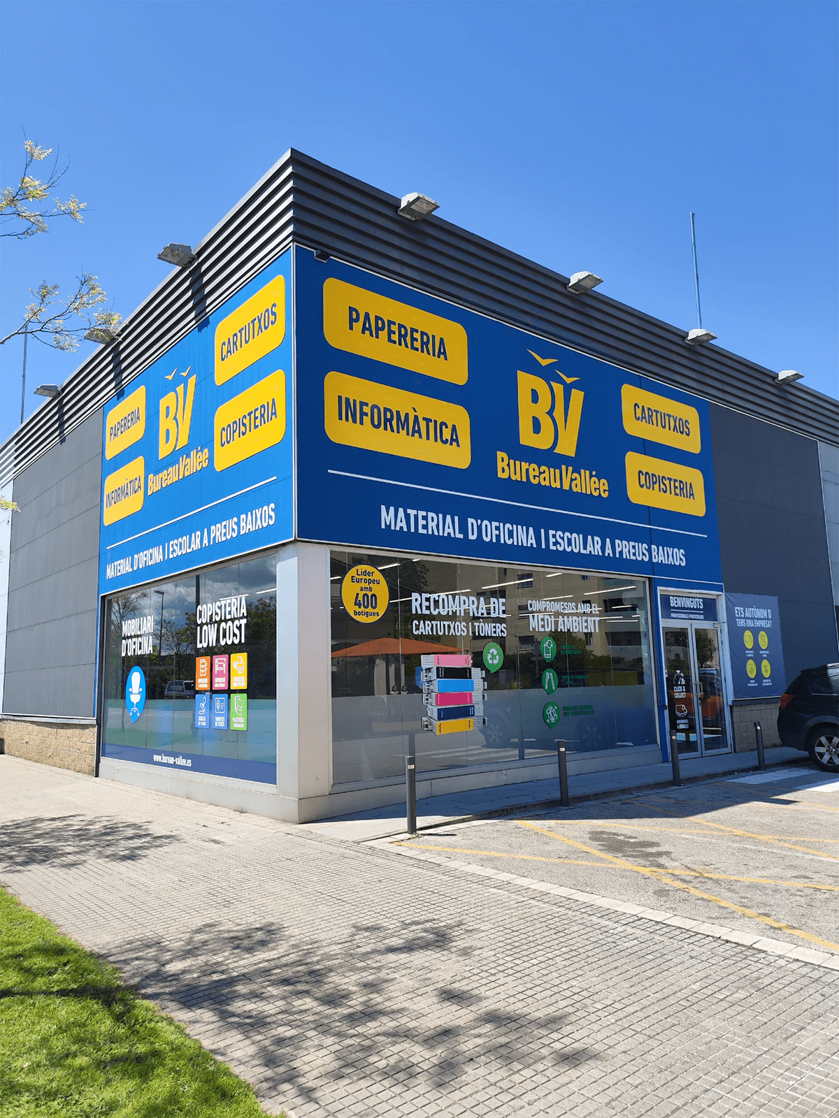 Bureau Vallée à l'international